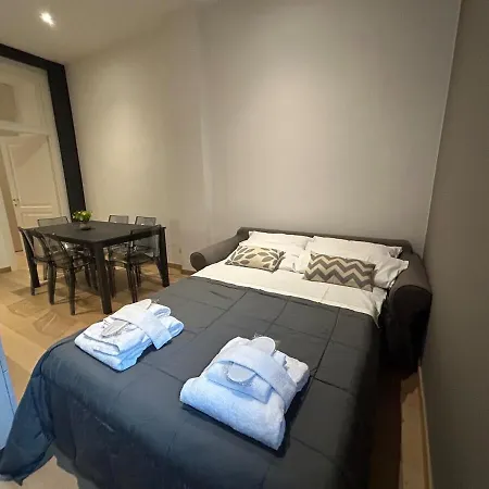 Palazzo Dell'arte - Strazzaroli * Bolonya